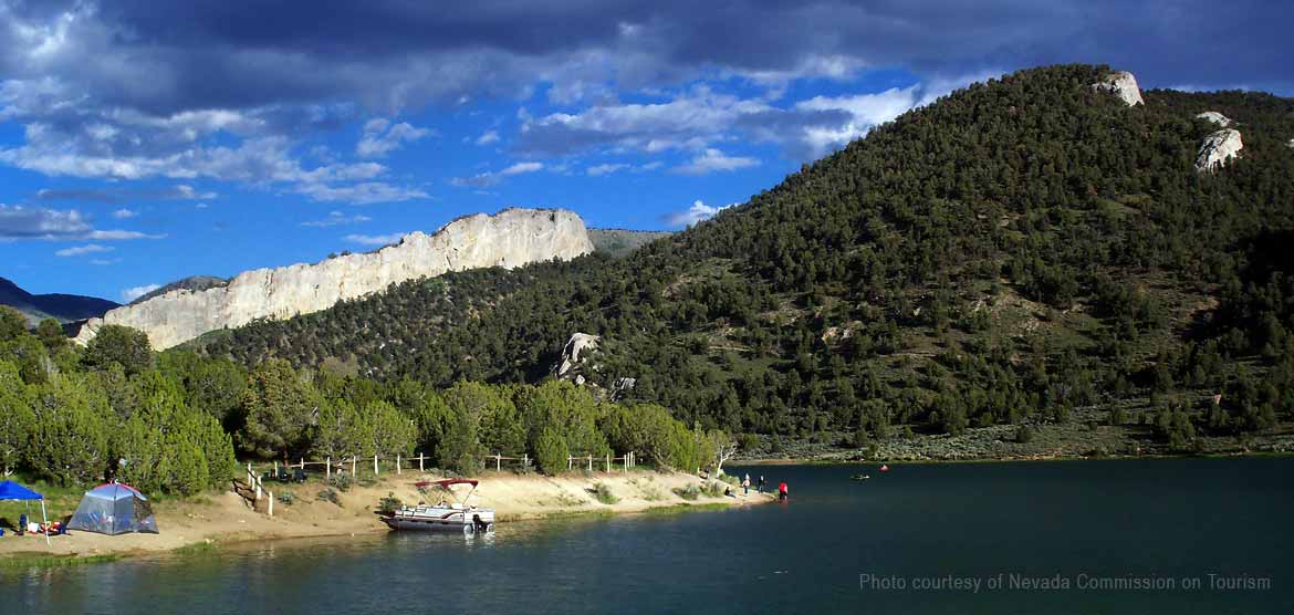 Cave Lake State Park limestone cliffs