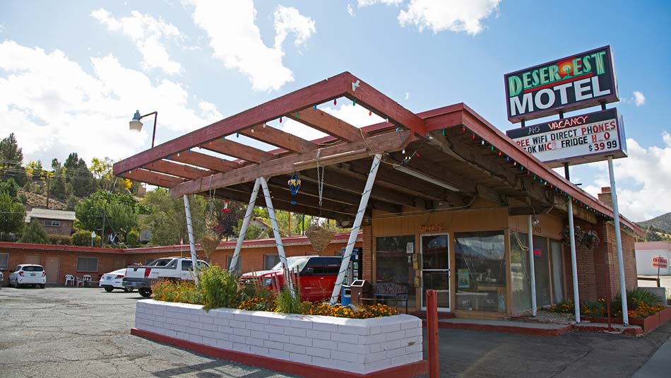 Deser-est Motel
